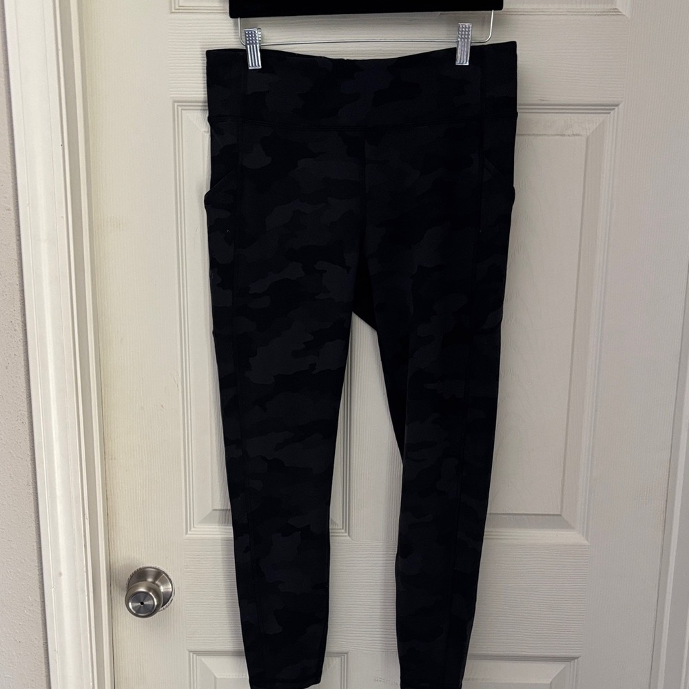 Lululemon Invigorate High-Rise Tight 25" Size 12 Heritage 365 Camo Deep Coal